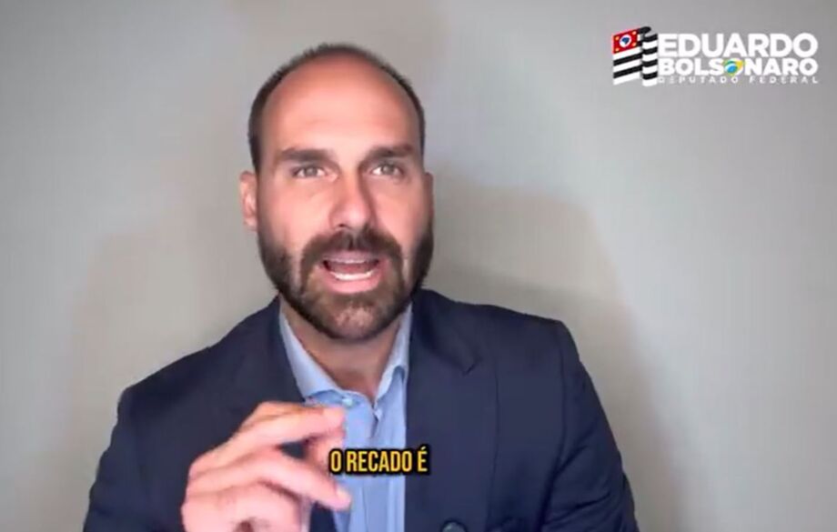 Eduardo Bolsonaro rebate críticas de Romeu Zema