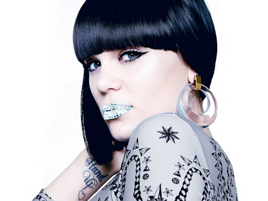 Jessie J celebra que câncer não se espalhou e agradece apoio após mastectomia