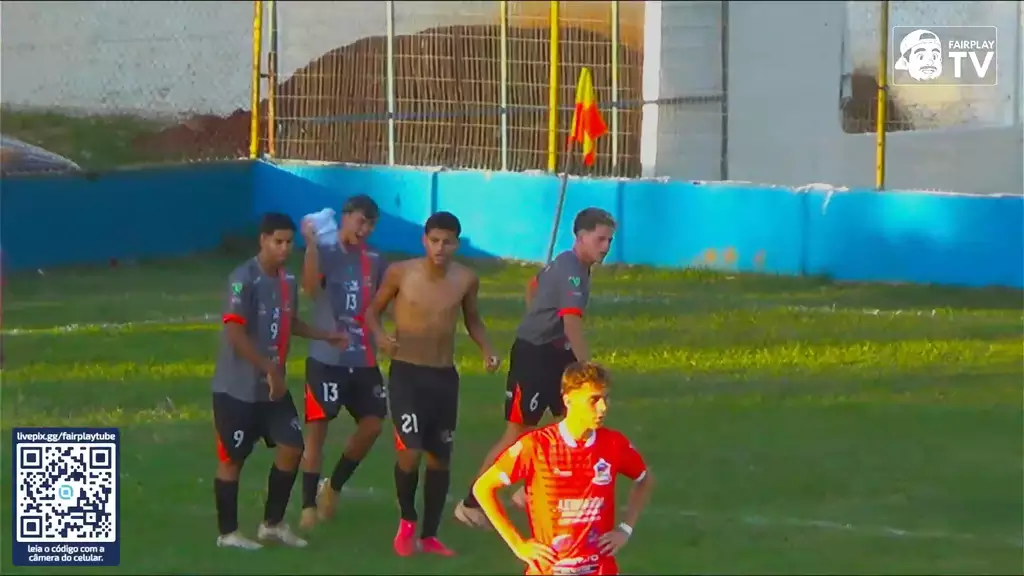 Pablo Henrique comemora segundo gol para o Grêmio Real no Olho do Furacão