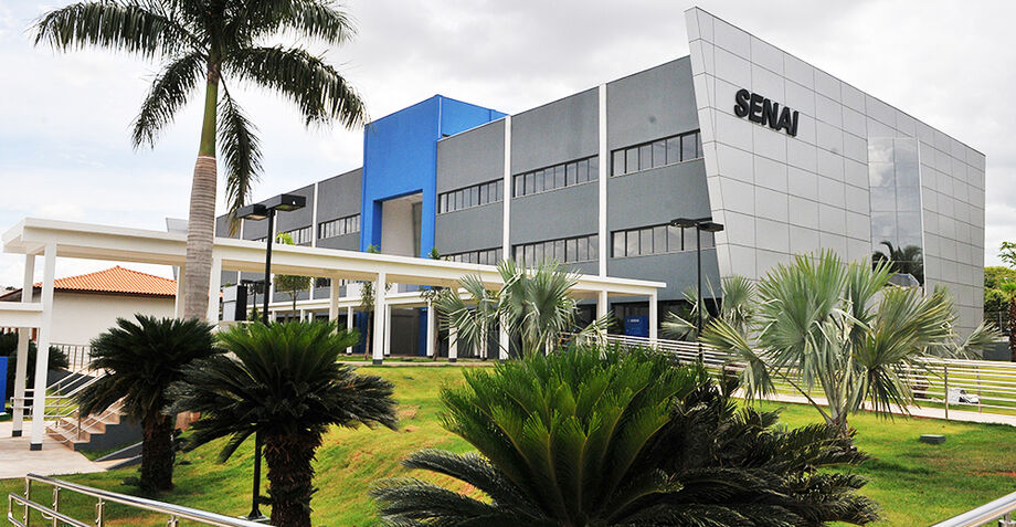 Senai-MS oferece 60 vagas em cursos superiores com foco na indústria local; aulas começam em julho de 2025.
