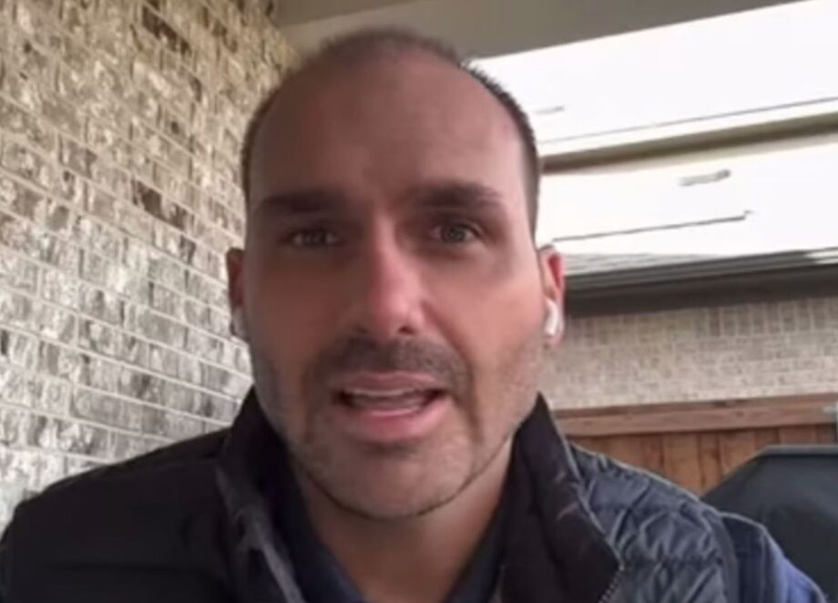 Eduardo Bolsonaro também pede por sanções individuais para o ministro Alexandre de Moraes.