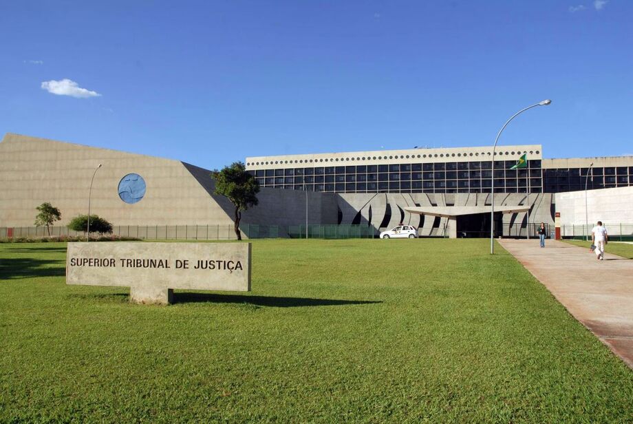 Indicação de novo ministro do STJ está na mesa de Lula deste outubro do ano passado