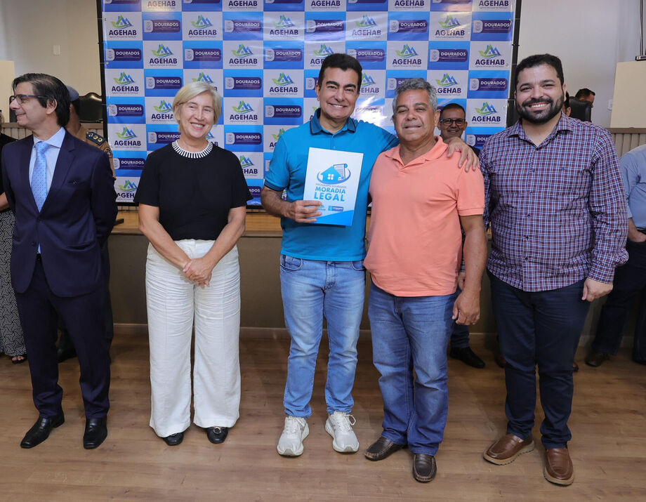 Última entrega de títulos do programa Moradia Legal contemplou famílias dos bairros Izidro Pedroso, Terra Roxa, Eulália Pires e Antônio João