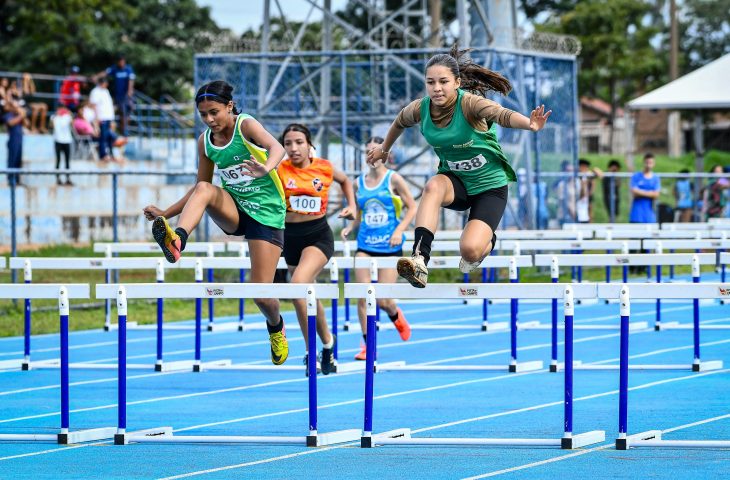 Competição de atletismo dos Jogos Escolares de MS reúne 460 atletas e serve como seletiva para etapa nacional.