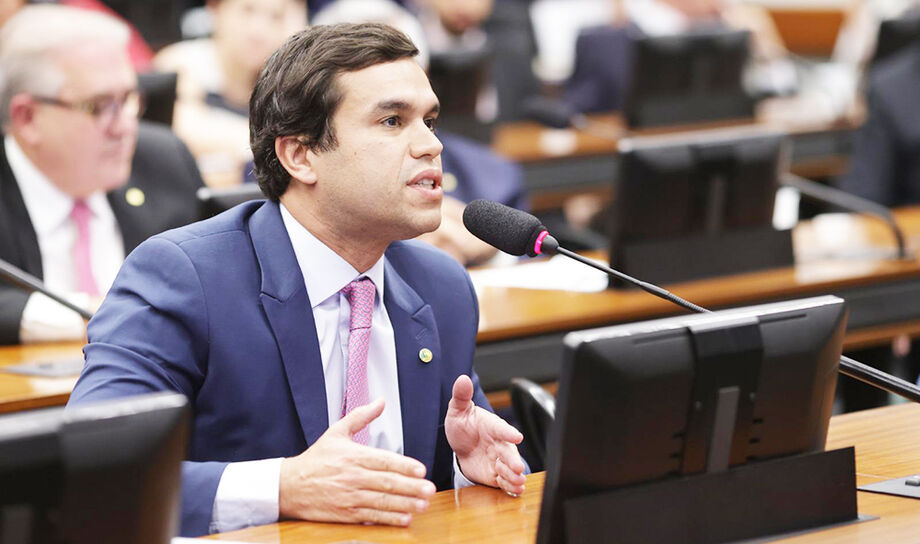 Deputado Beto Pereira participa como titular da CPMI que investiga fraudes no INSS