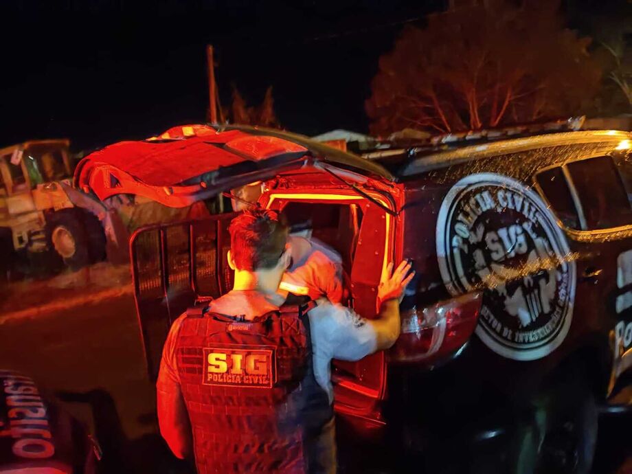 Polícia Civil prende foragido há quase 20 anos por homicídio em Fátima do Sul após denúncia anônima.
