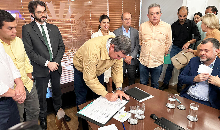 Unidos por um futuro mais digno. Assinatura do contrato habitacional representa mais do que obras: é o começo de uma nova história para 249 famílias sul-mato-grossenses.