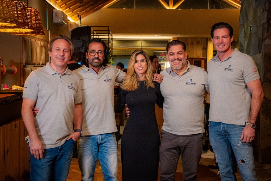 Equipe do Infoimóveis reunida em Dourados
