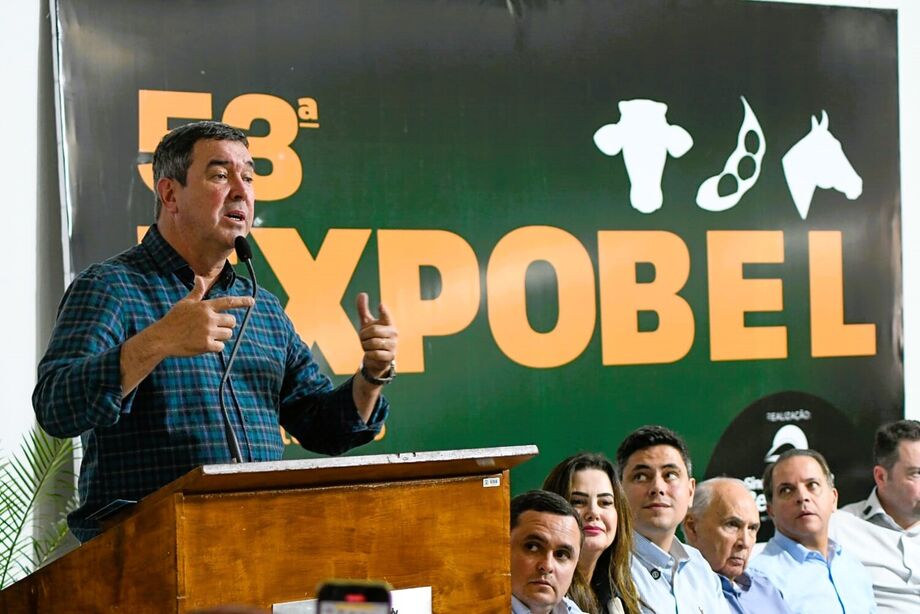 Governador Eduardo Riedel ressaltou a relevância da feira para o agronegócio de MS e destacou os investimentos em andamento durante a abertura do evento.
