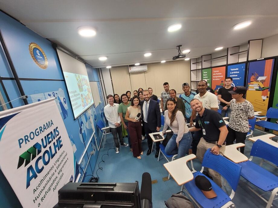 Curso gratuito ensina língua, facilita documentos e abre portas para quem busca futuro no Brasil