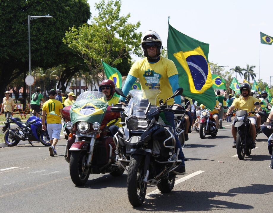 Capitão Contar em motociata anterior; a manifestação deste domingo terá como foco a defesa das liberdades individuais e a democracia