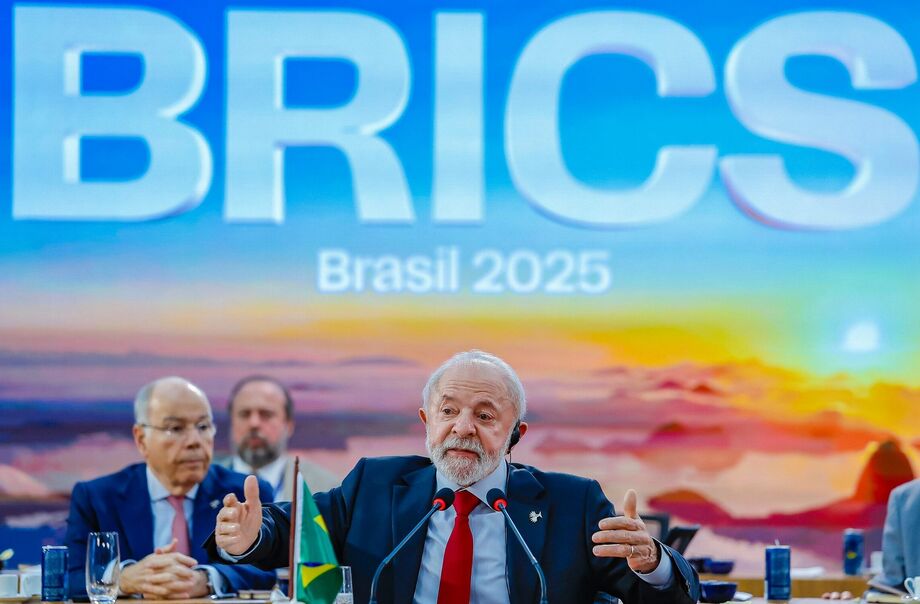 Lula participa de sessão plenária Paz e Segurança e Reforma da Governança Global, realizada no domingo, 6 de julho