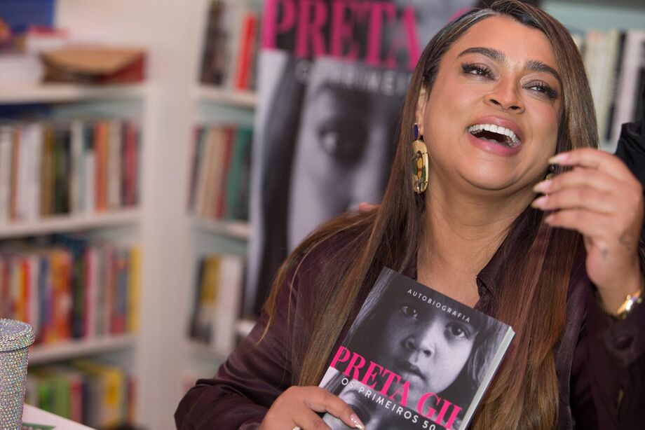 Preta Gil em foto tirada em agosto de 2024, durante o lançamento de sua autobiografia na Livraria da Vila, na Alameda Lorena.