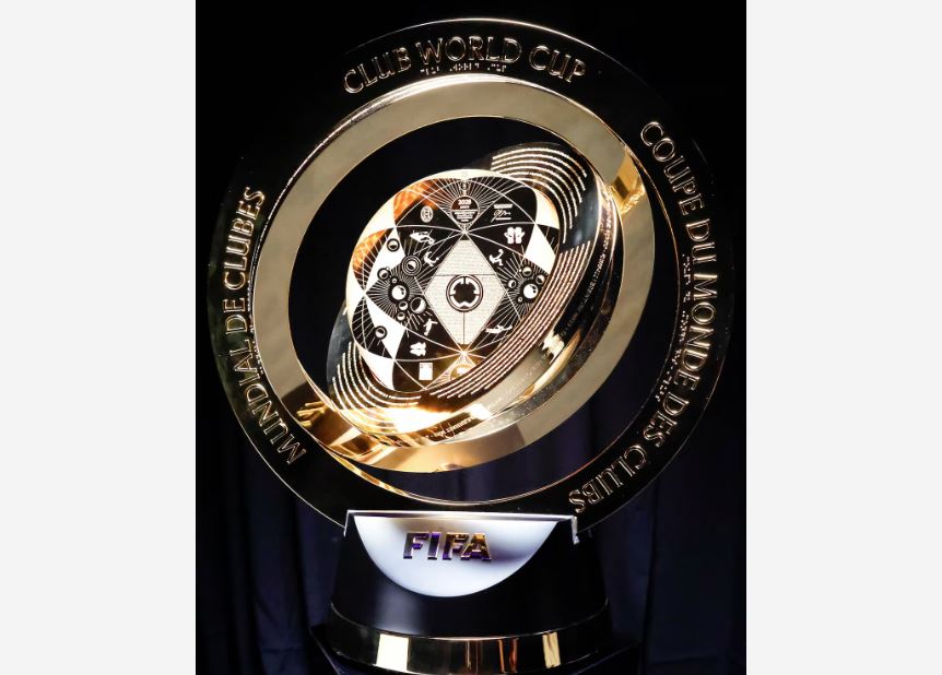 Troféu do novo Mundial de Clubes da Fifa. Disputa por vagas na edição de 2029 já começou.