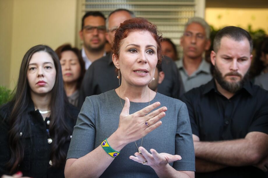 Defesa da deputada Carla Zambelli(PL-SP) quer ouvir hacker