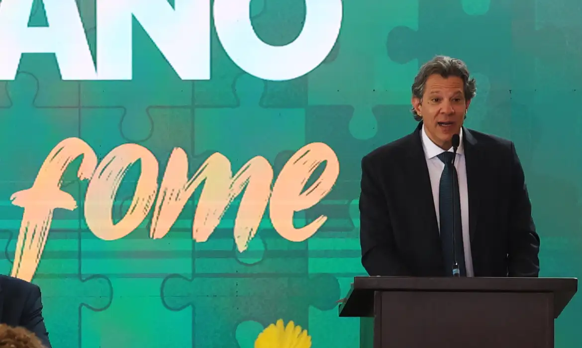 Haddad afirma que Brasil terá o melhor sistema tributário do mundo e defende independência econômica