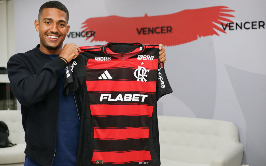 Samuel Lino é apresentado como a maior contratação da história do Flamengo e promete muito trabalho