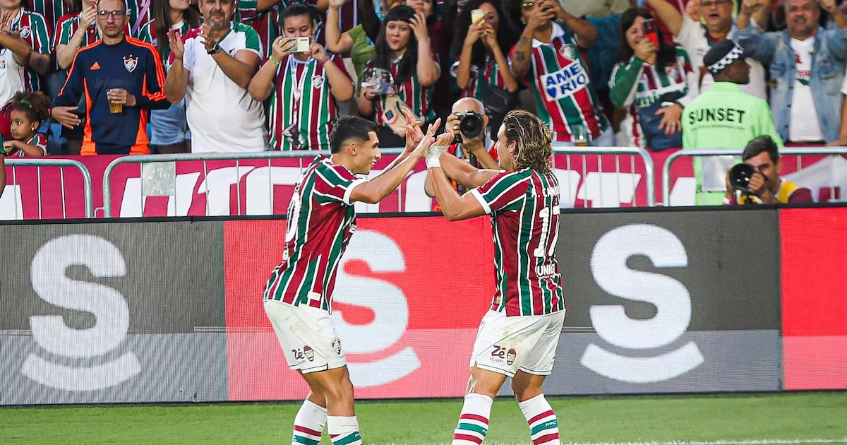 Fluminense supera Fortaleza com brilho de Serna e Fábio bate recorde de jogos
