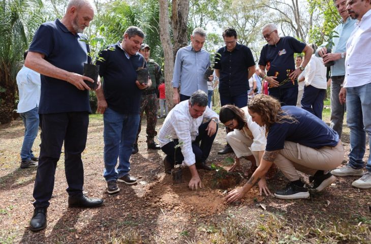 Governador Eduardo Riedel cumpre agenda no Festival de Inverno de Bonito