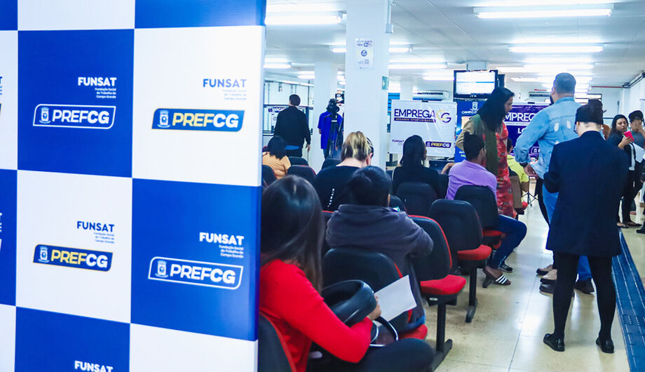 Recrutadores de grandes empresas e candidatos de todas as idades participaram da Super Quarta da Funsat em Campo Grande