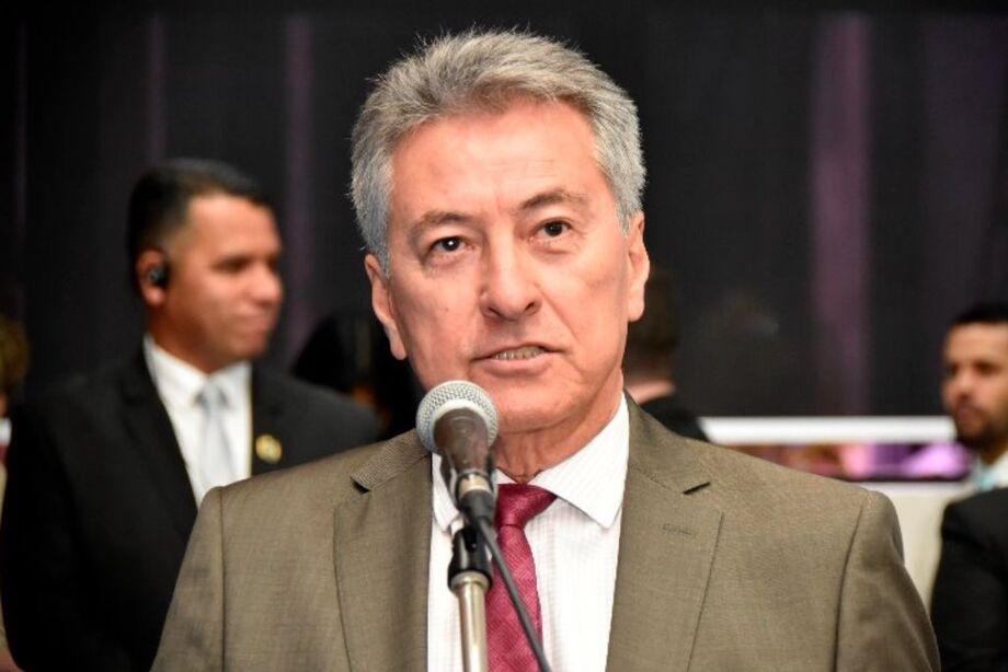 Norma de autoria do deputado Roberto Hashioka assegura encerramento de contratos de energia, telefonia e internet por meio digital