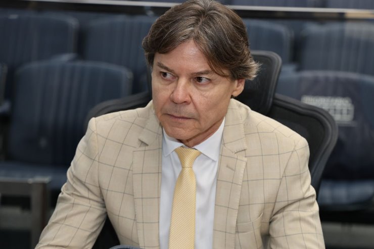 Paulo Duarte solicita a construção de uma escola estadual no bairro Riviera Park, em Campo Grande.