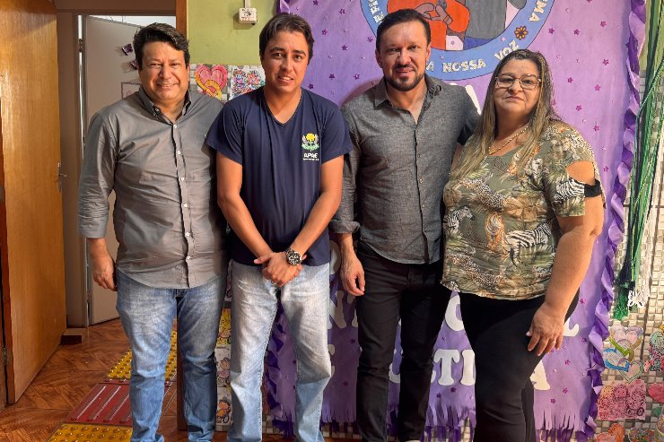 Vereador Jair Pereira, professor Lucas Suriano Batista, deputado estadual Lucas de Lima e presidente da APAE, Otália Nunes Corvalay Morais