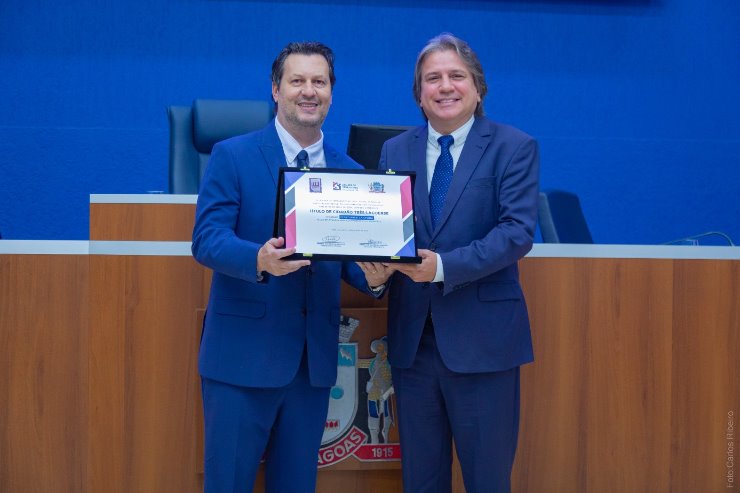 Deputado Caravina é homenageado com título de Cidadão Três-Lagoense