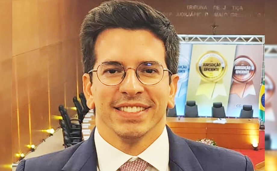 Juiz Bruno Palhano Gonçalves, da 1ª Vara Cível de Coxim, convocado para atuar temporariamente no STJ em Brasília.