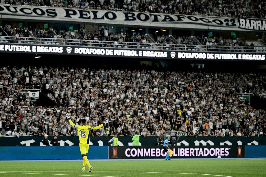Botafogo sai na frente em disputa contra a LDU.