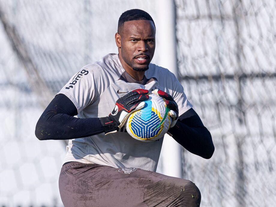 Carlos Miguel tem acordo para reforçar o Palmeiras.