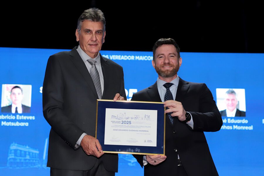 José Eduardo Monreal, presidente do Sindicato Rural de Campo Grande, recebe o Título de Cidadão Campo-Grandense em Sessão Solene na Câmara Municipal.