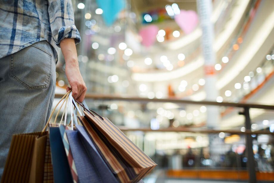 Vestuário, artigos esportivos e calçados lideram intenção de compra.