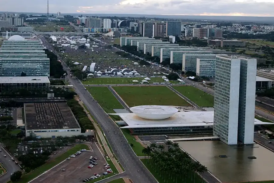 Vista aérea da Esplanada dos Ministérios e do prédio do Congresso Nacional, em Brasília