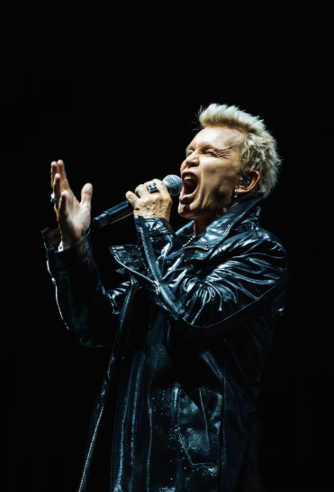 O cantor Billy Idol fará dois shows no Brasil