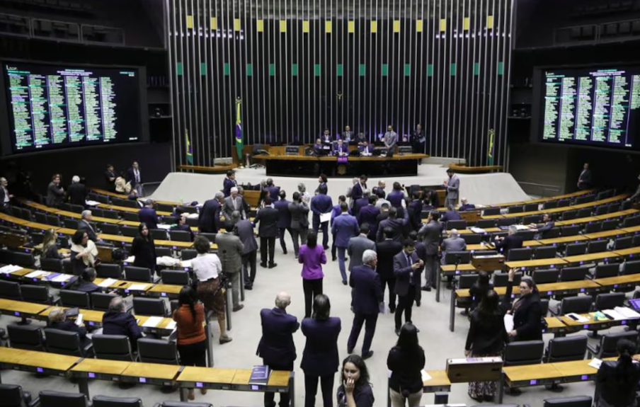 Plenário da Câmara dos Deputados durante sessão.