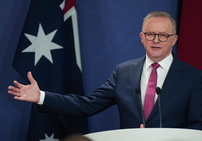 O primeiro-ministro australiano Anthony Albanese durante coletiva de imprensa em Sydney, Austrália, em 12 de dezembro de 2024.