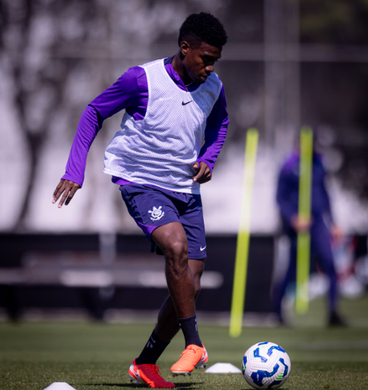 Félix Torres, zagueiro do Corinthians.