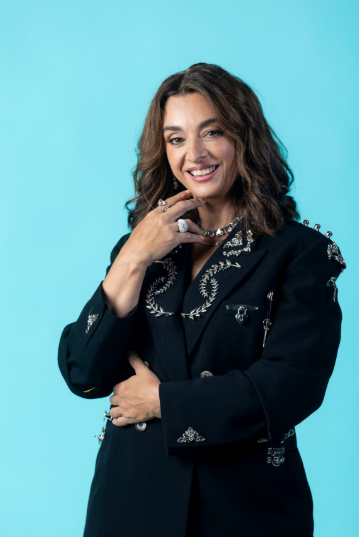 Catia Fonseca rebate críticas por não saber dançar: Estou me divertindo