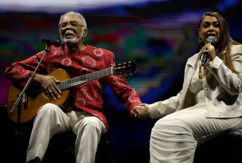 A cantora Preta Gil durante show do pai, Gilberto Gil, em São Paulo. Preta morreu em 20 de julho, aos 50 anos, em decorrência de um câncer colorretal.