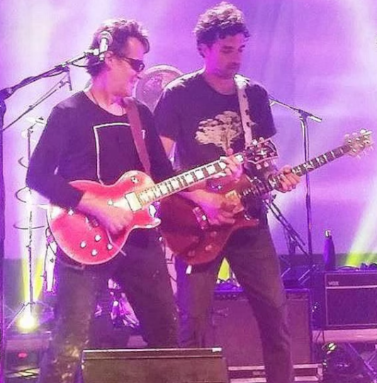 Rogério Meanda e Davi Moraes em 2017. O guitarrista da Blitz morreu nesta segunda-feira, 25.