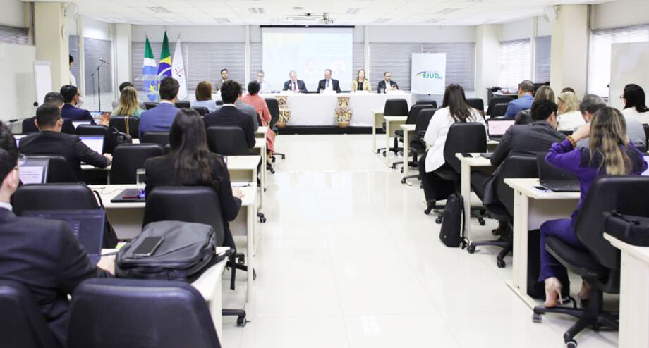 Magistrados de Mato Grosso do Sul aprendem sobre o uso de Inteligência Artificial no Judiciário em capacitação promovida pelo TJMS.