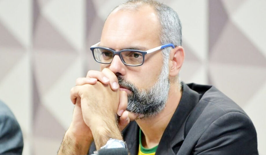 O blogueiro Allan dos Santos durante depoimento na CPMI das Fake News, no Congresso.