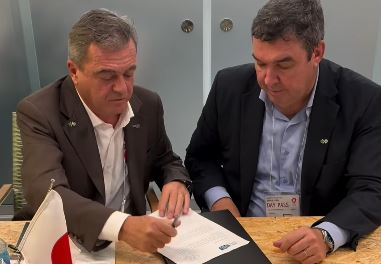 Riedel entregou um ofício ao presidente da Associação Brasileira de Proteína Animal (ABPA) e do International Poultry Council, Ricardo Santin,