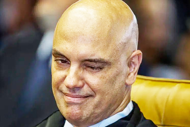 Alexandre de Moraes durante entrevista ao The Washington Post, em seu gabinete no Supremo Tribunal Federal
