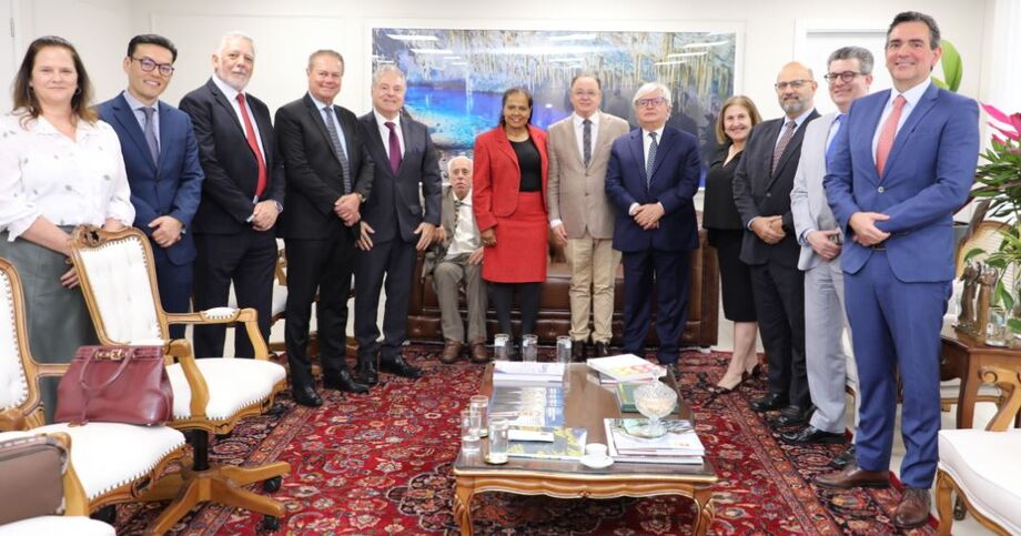 Ministro Herman Benjamin, presidente do STJ, em visita ao Tribunal de Justiça de Mato Grosso do Sul, reforçando o compromisso com a melhoria do sistema judiciário no estado.