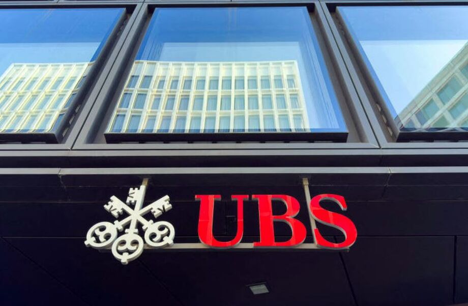 O UBS anunciou que chegou a um acordo com o Departamento de Justiça dos EUA, pagando US$ 300 milhões para resolver questões relacionadas ao legado do Credit Suisse.