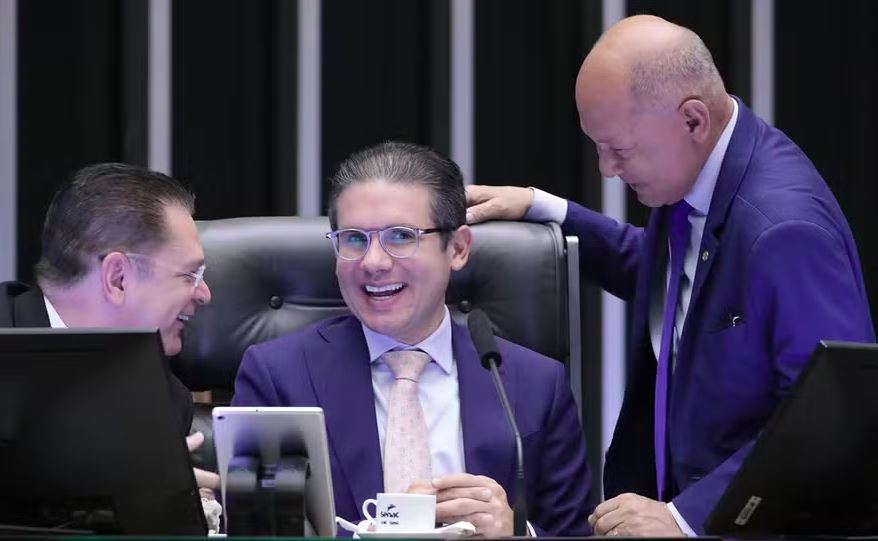 Hugo Motta diz que não houve acordo com oposição para pautar projeto de anistia após reabertura dos trabalhos na Câmara.