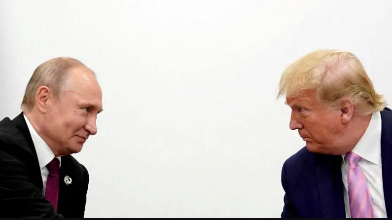 Trump afirma que vai anunciar ainda hoje o local do encontro com Putin e diz que cessar-fogo na Ucrânia está sendo discutido.