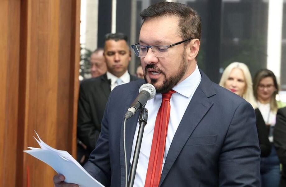 Deputado Lucas de Lima apresenta projeto para promover a conscientização sobre os benefícios do esporte no desenvolvimento de crianças com TEA.